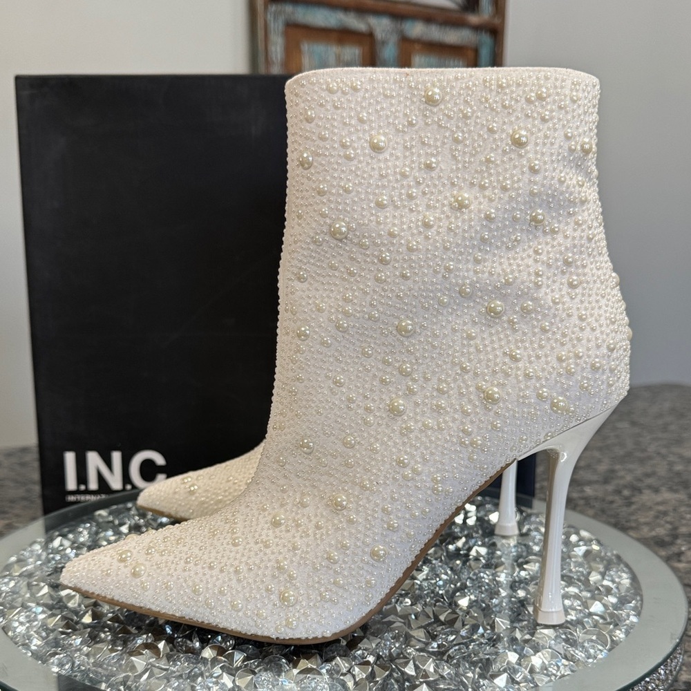 INC International Concepts Rakima Pearl-Studded White Heeled Boots NWT 7